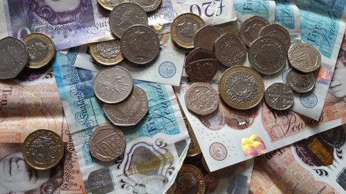 Picture of Great British Pound currency - Photo by Alaur Rahman