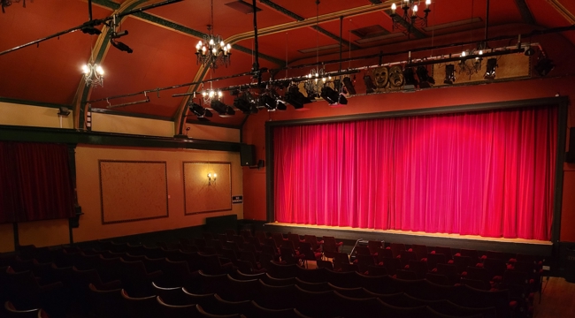 Photo of the Manor Pavilion auditorium